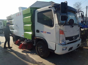 福田小型精华扫路车 新会环卫车的高效解决方案