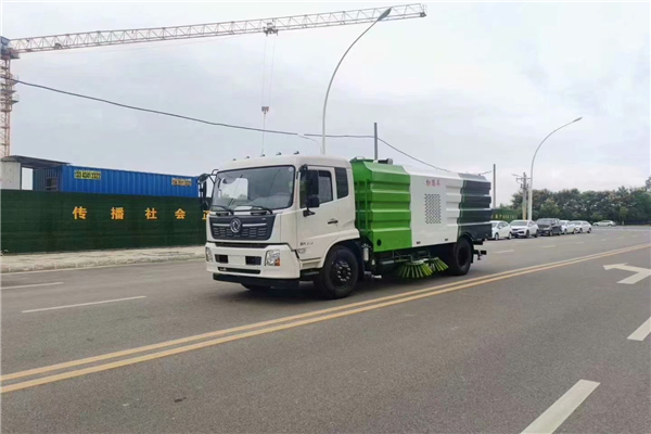 东风D9洗全吸式扫路车 城市清洁的高效卫士